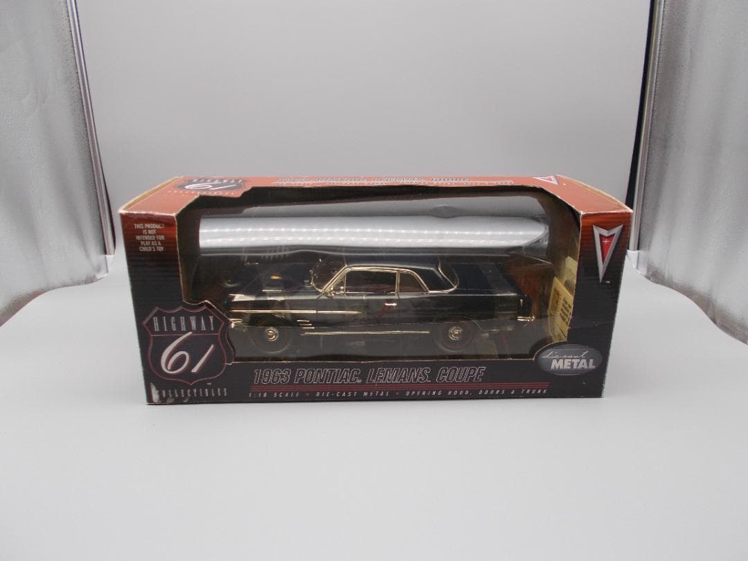 自動車 1963 Pontiac Lemans Coupe 1/18