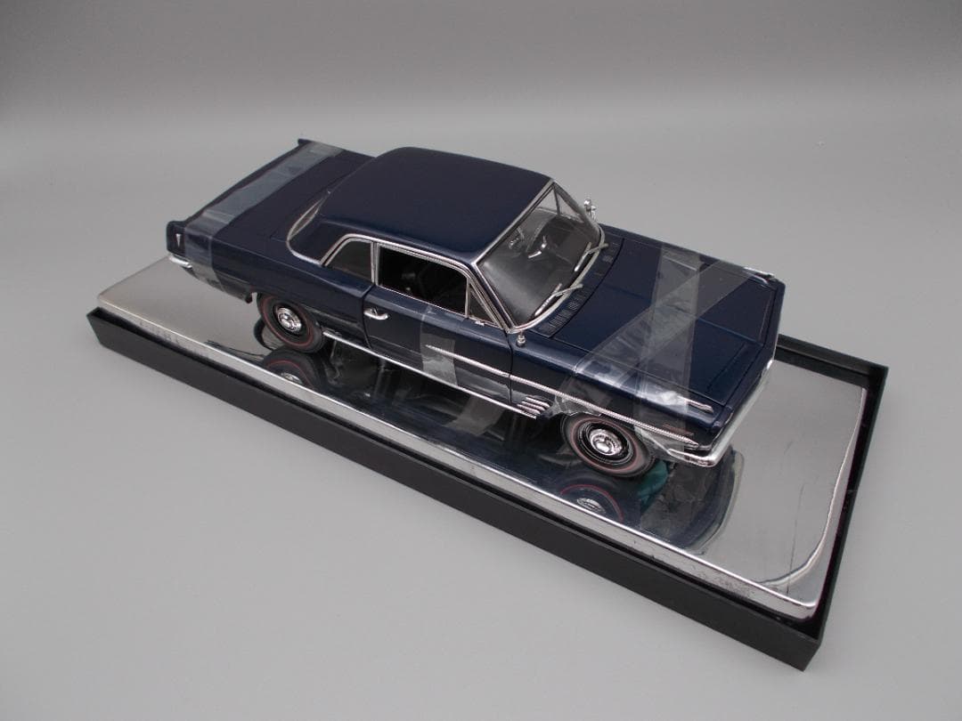 自動車 1963 Pontiac Lemans Coupe 1/18