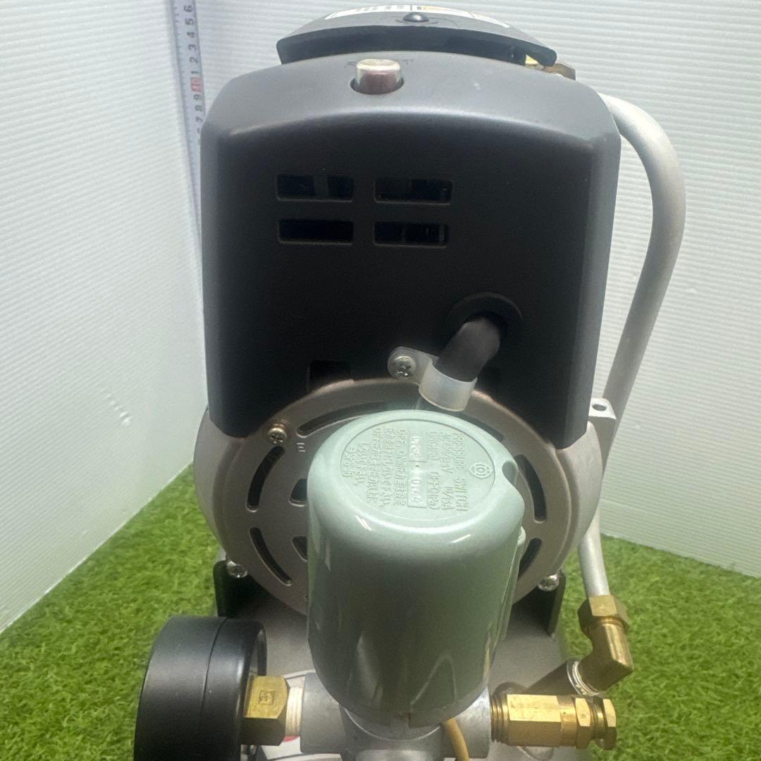 AIR RECEIVER HITACH エアコンプレッサー