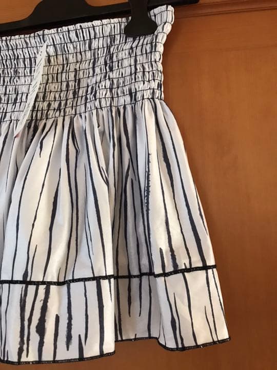 ラッキーインラブ　テニスウェア　白黒スコート　US-Sサイズ　新品