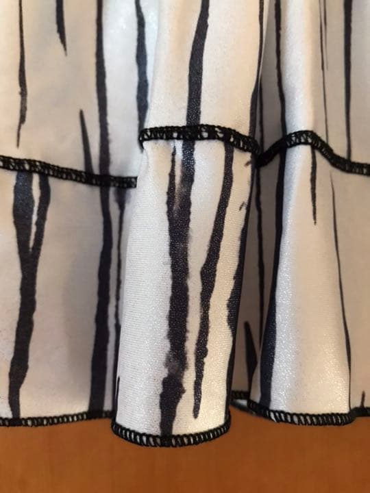 ラッキーインラブ　テニスウェア　白黒スコート　US-Sサイズ　新品