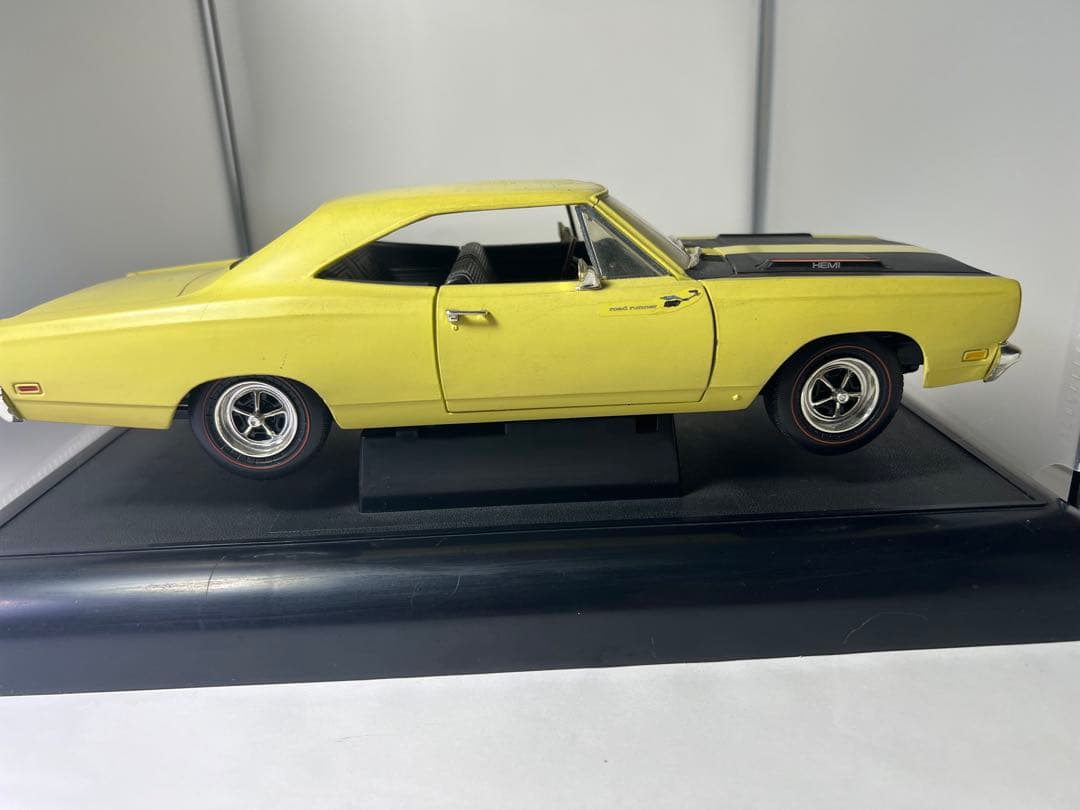 プリムス　ロードランナー1969 ダイキャストカー