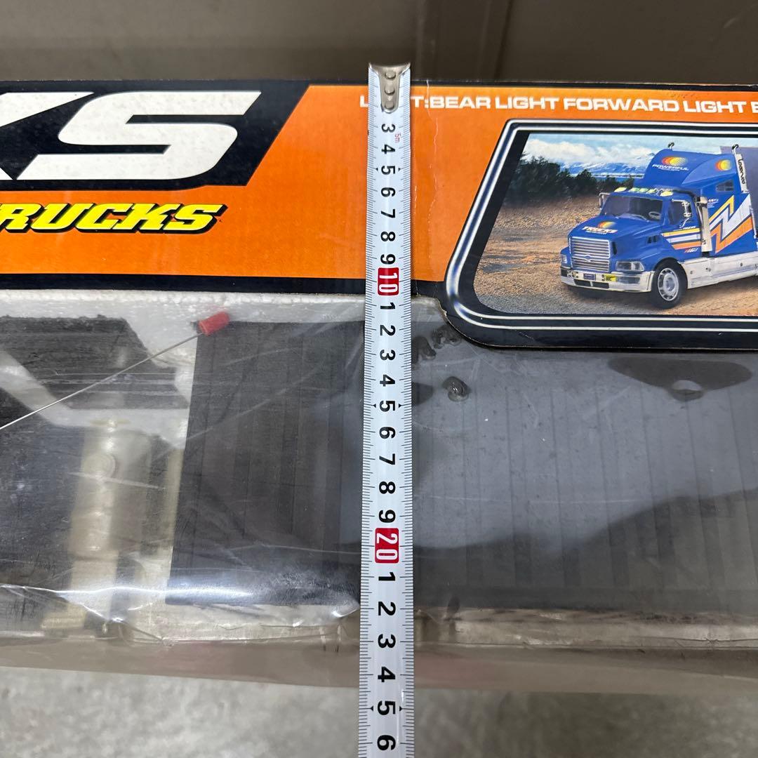 ラジコントラック、トレーラー。Trucks M-2