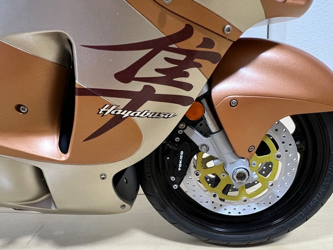 ディアゴスティーニ 1/4 スズキGSX1300R 隼 完成品