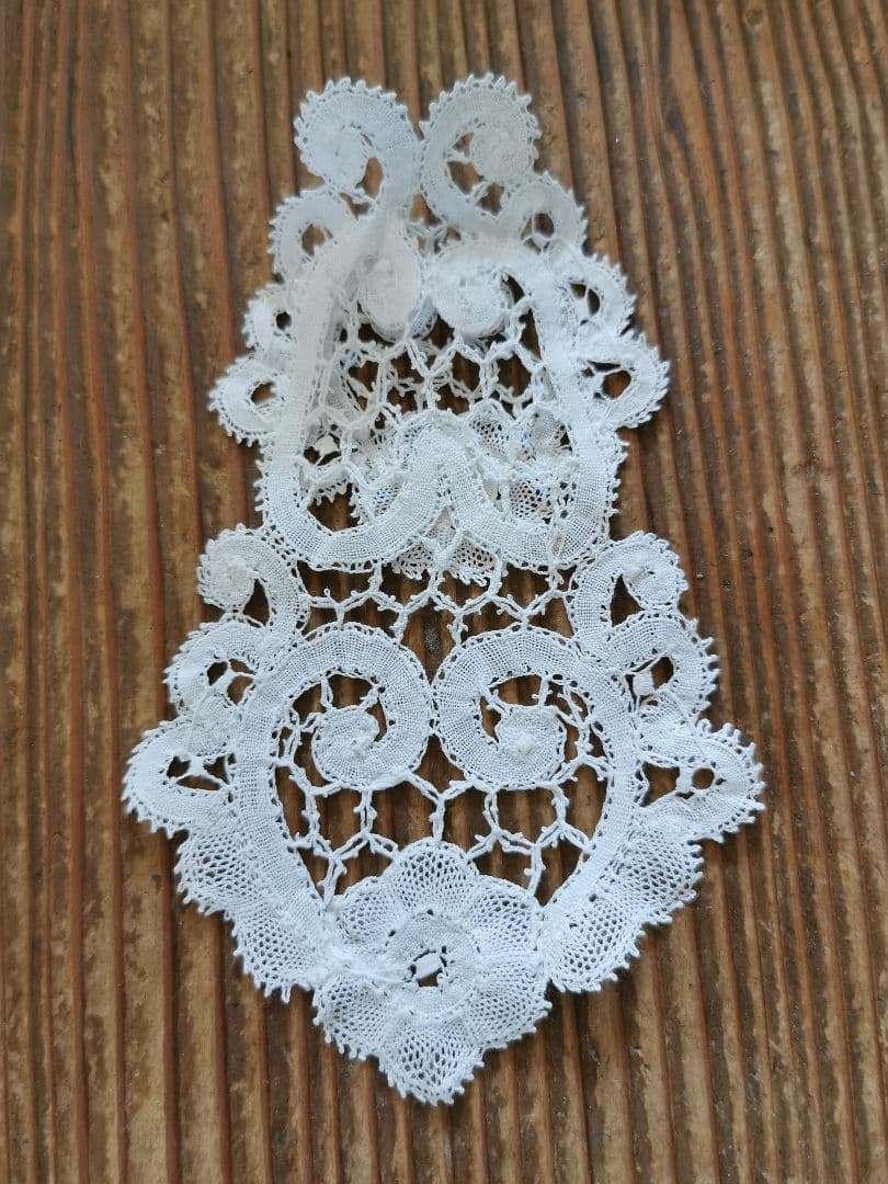 アンティーク フランス購入 レイヤーレースジャボ 二重繋ぎ 一重のポワンドローズ