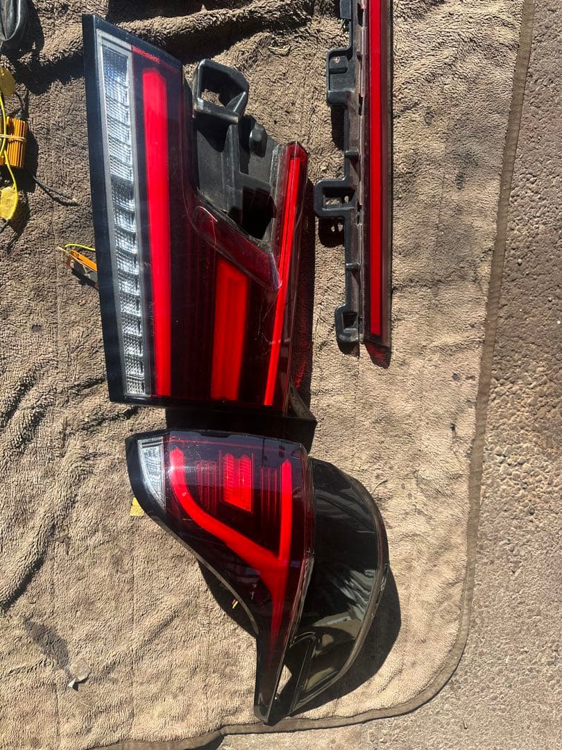 アルファード　ヴェルファイア 30 クリスタルアイ　ファイバーテール　前期