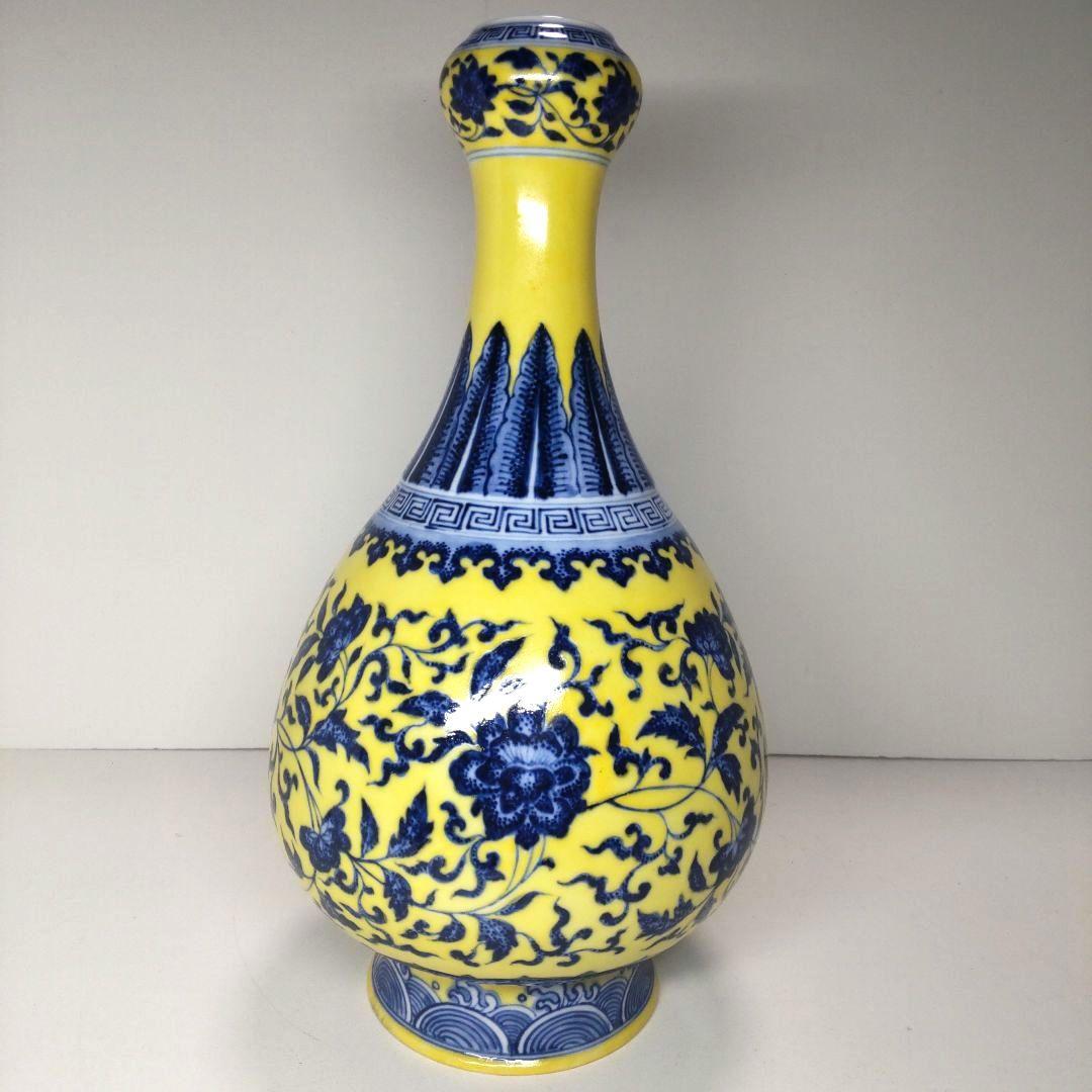 中国古董 景徳鎮 黄地清华花果瓶 大清乾隆年製款 骨董