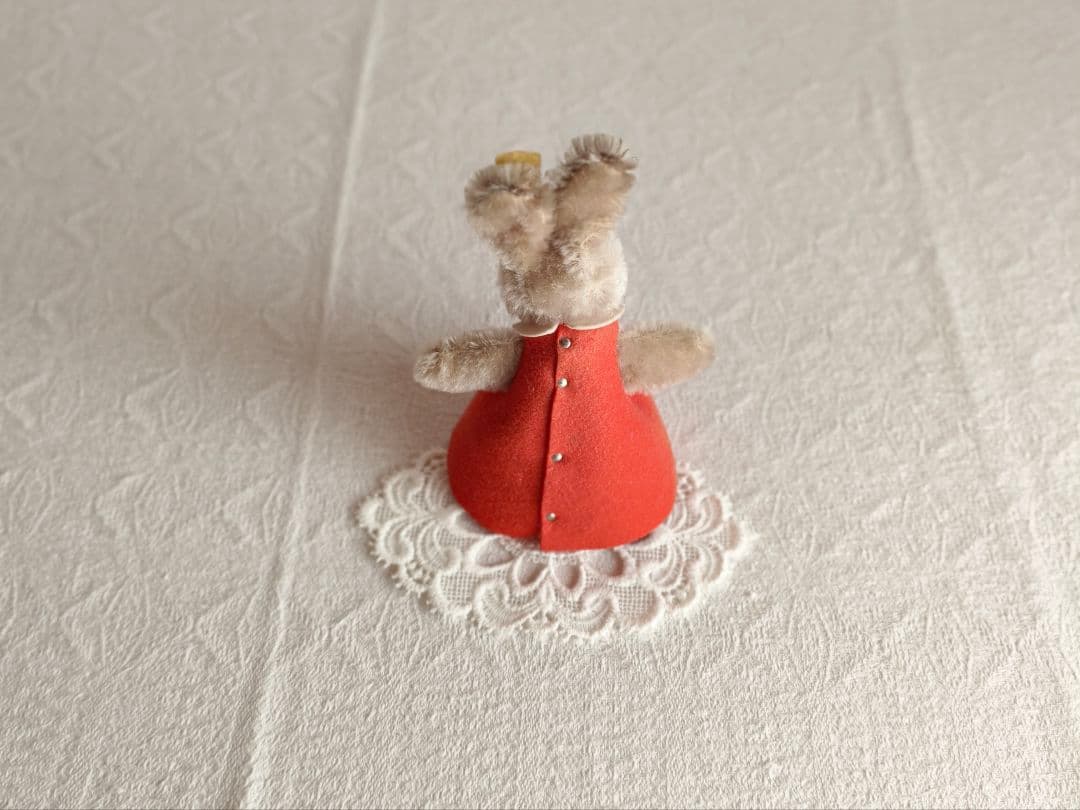 * vintage steiff ❀ * 赤いワンピースの ウサちゃん
