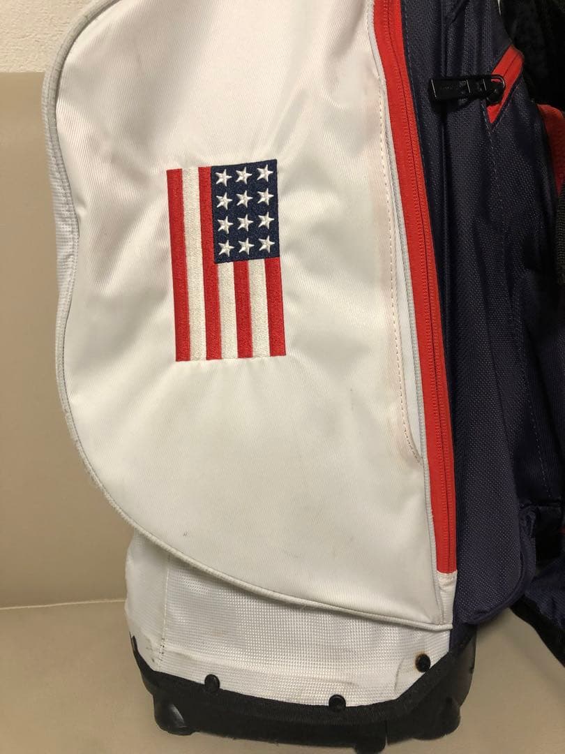 【送料込み】激レア　数量限定モデル　タイトリスト スタンド式キャディバッグ