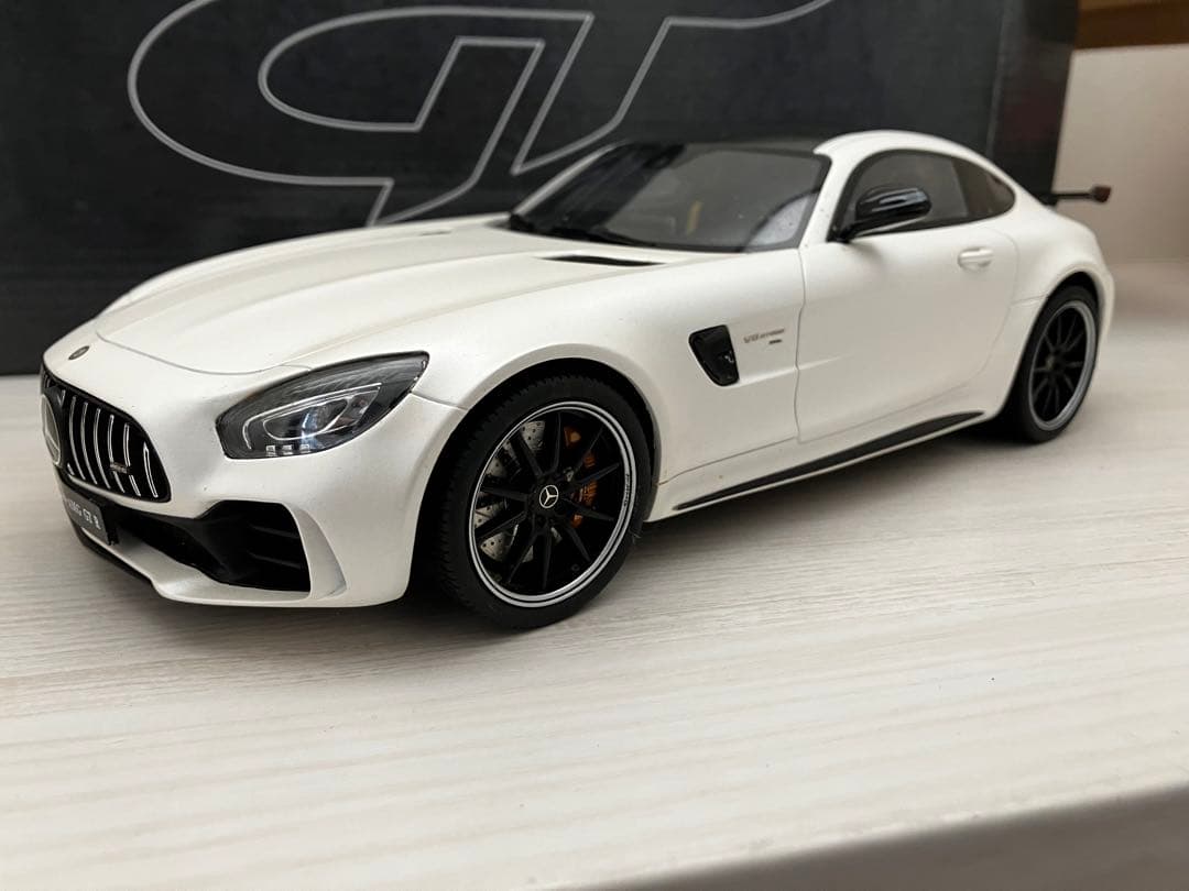 1/18京商 メルセデス AMG GTR