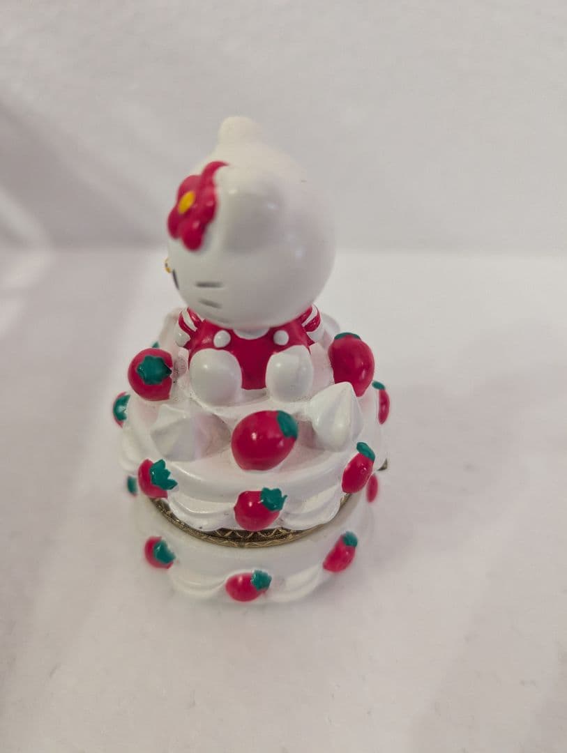 ハローキティ イチゴケーキ型 小物入れ