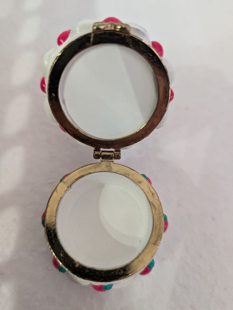 ハローキティ イチゴケーキ型 小物入れ