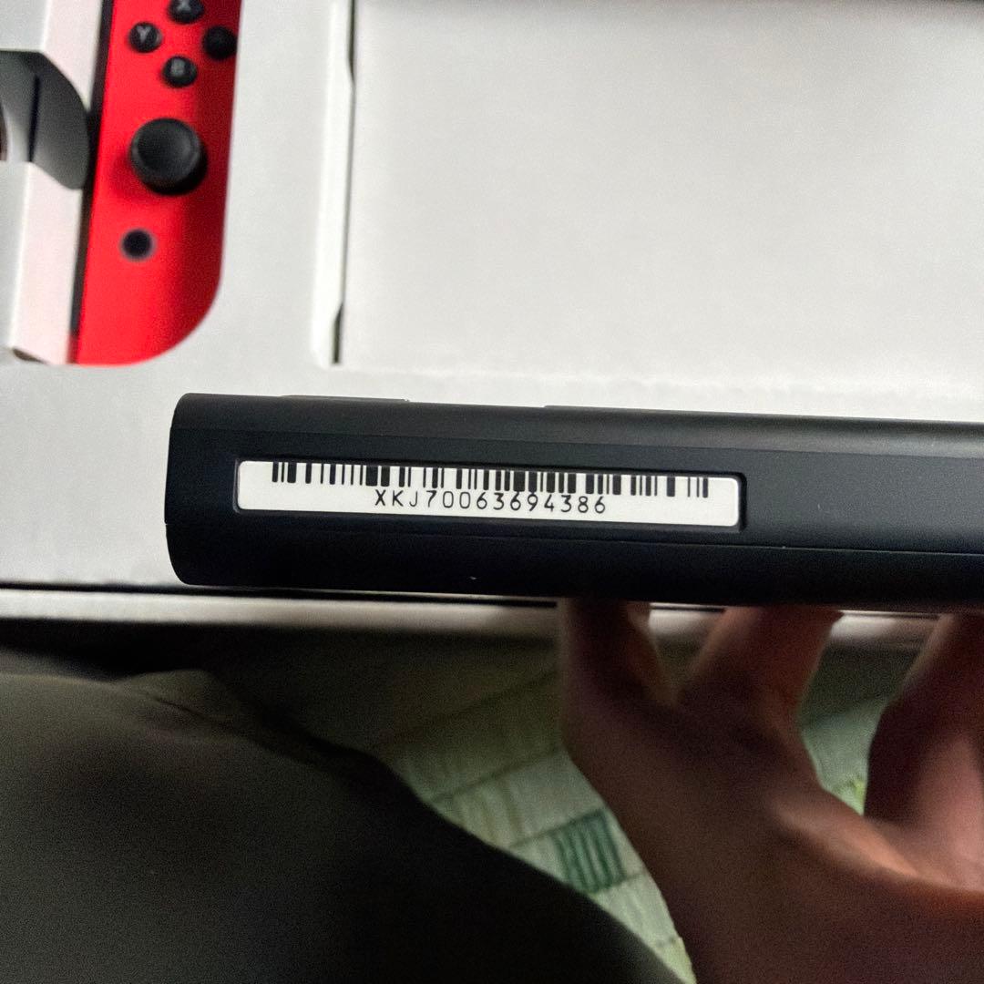 任天堂Switchバッテリー強化品　保護フィルム付き　数回しか使用してません