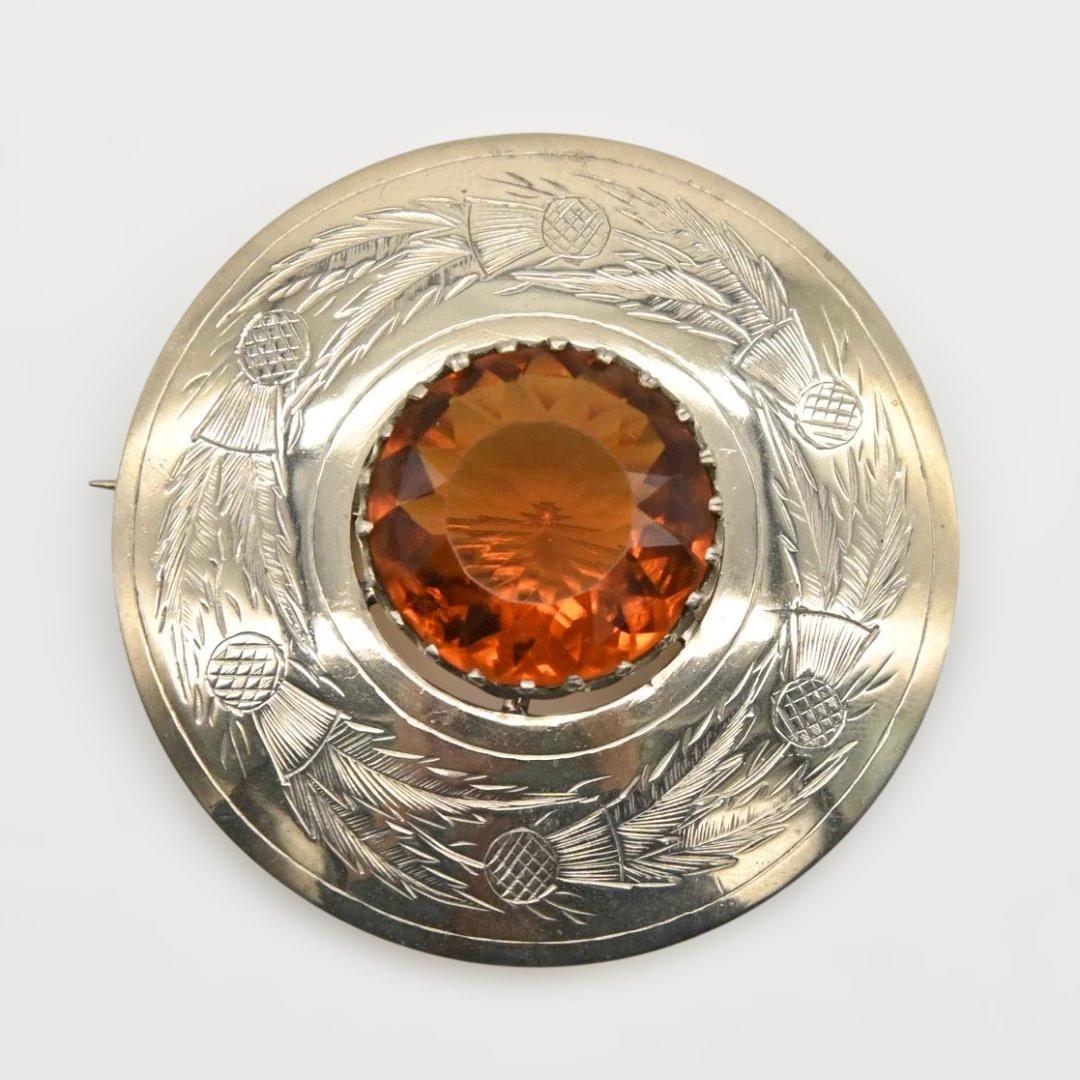 スコットランドのブローチ　キルトの留め具　アザミ模様　s0917