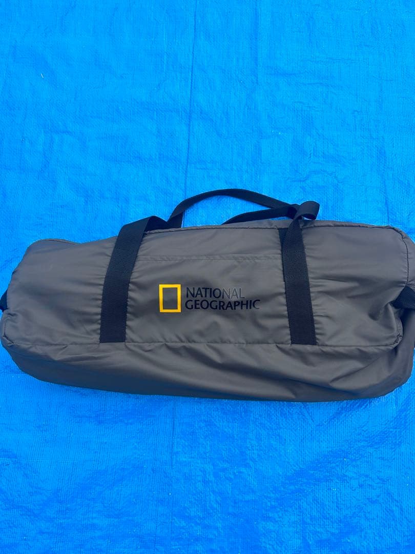 【美品】ナショナルジオグラフィック BASE CAMP T-4