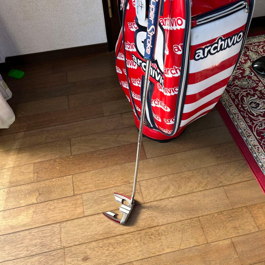 アルチビオキャディバッグとアイアンセット、ドライバー、パター