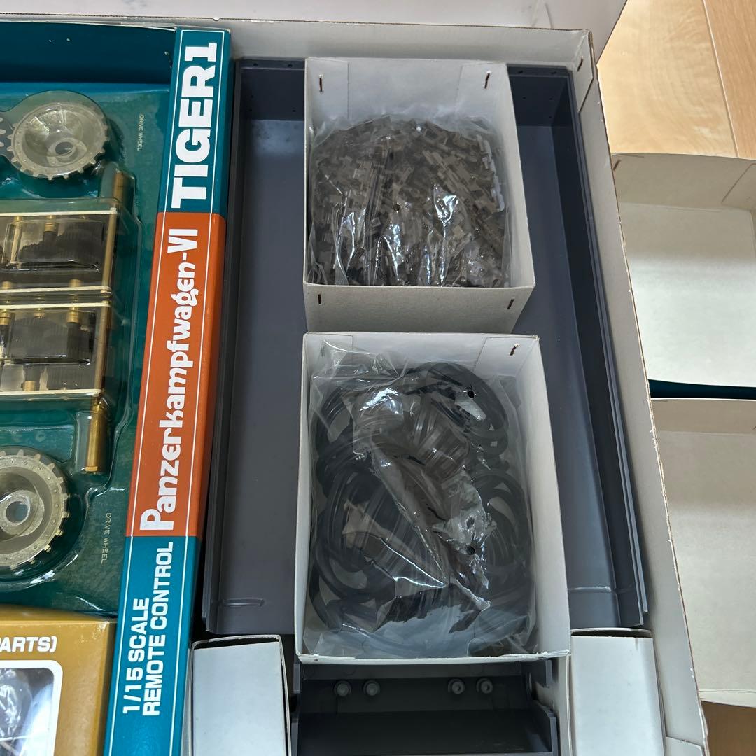新品　戦車1/15 タイガー1　プラモデルPanzerkampfwagen VI
