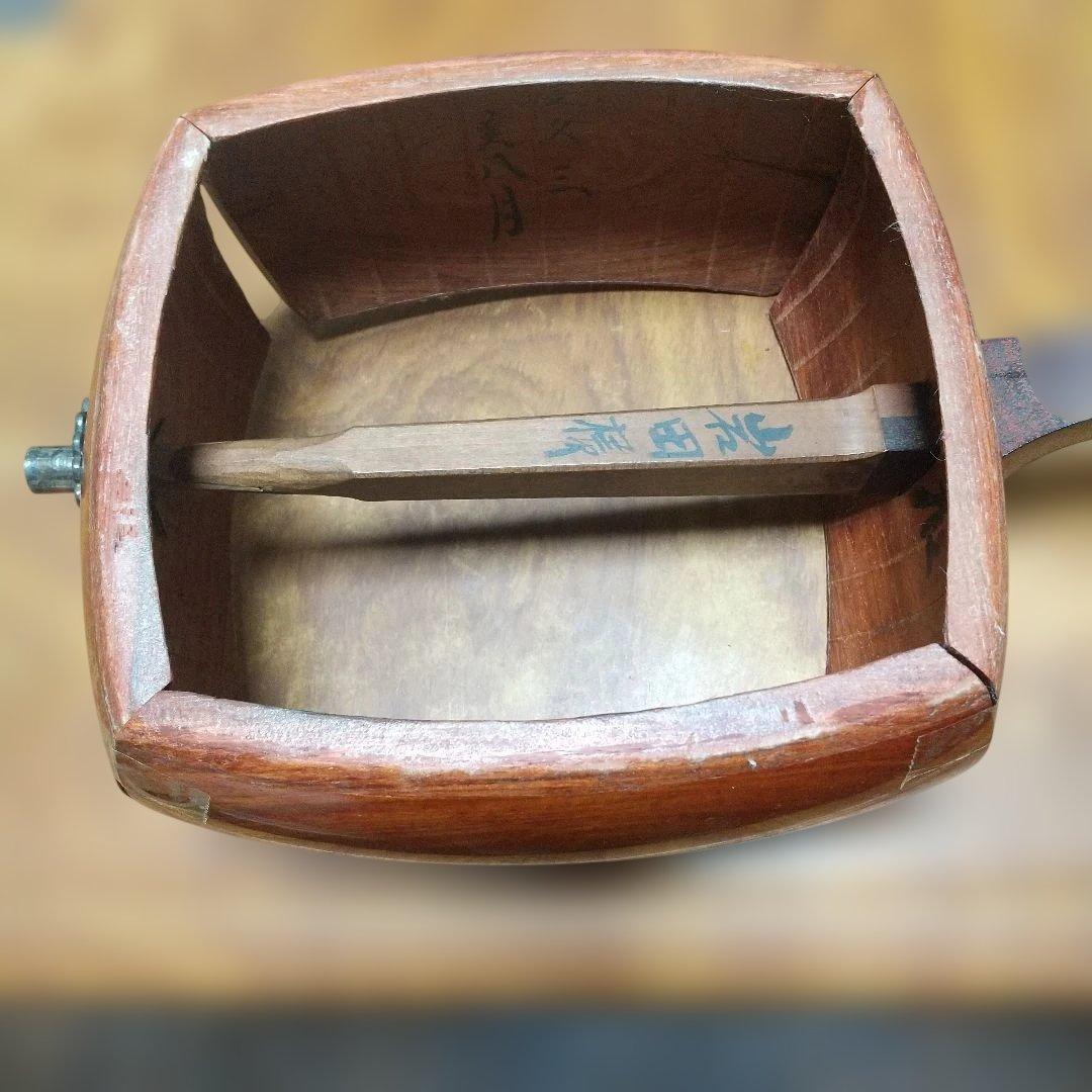 ヴィンテージ三味線 ！文久三年物！ 太鼓の裏側に、写真で掲示、