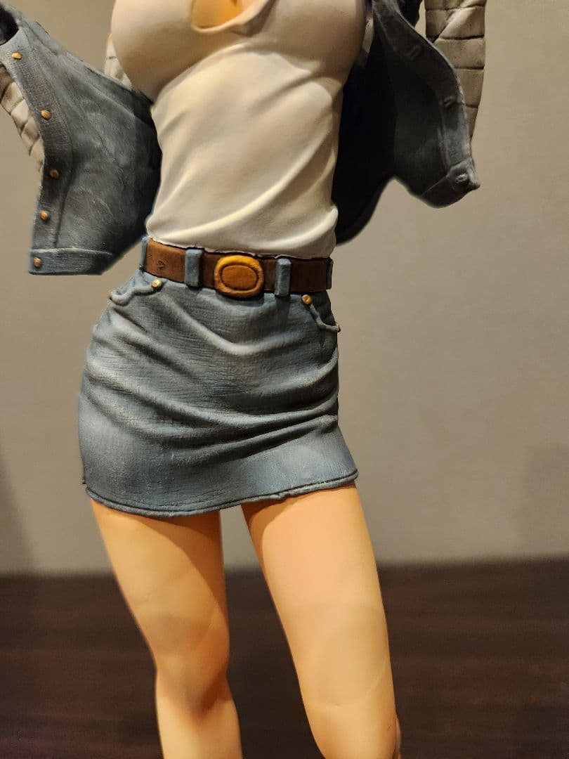 glitter&glamours 18号　フィギュア グリッターグラマラス　生足