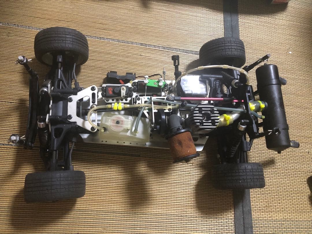 値引き可！ラジコン　京商 1/8 スカイライン カルソニック　エンジンカー