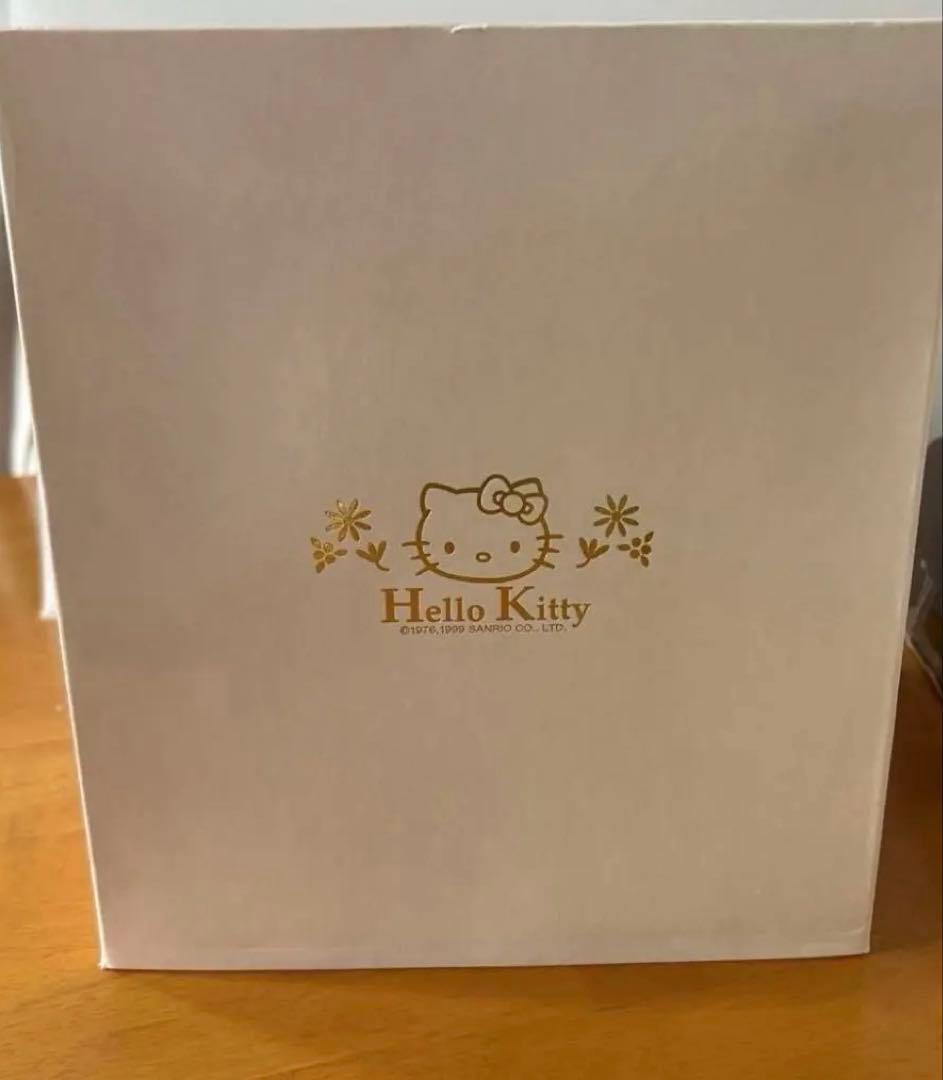 ハローキティ ぬいぐるみ 花飾り付き　保証書付