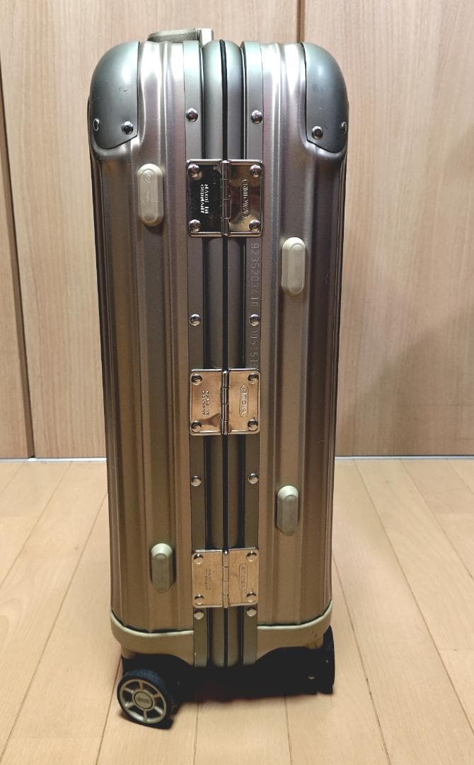 RIMOWA TOPAS TITANIUM 32L 90152 チタニウム 4輪