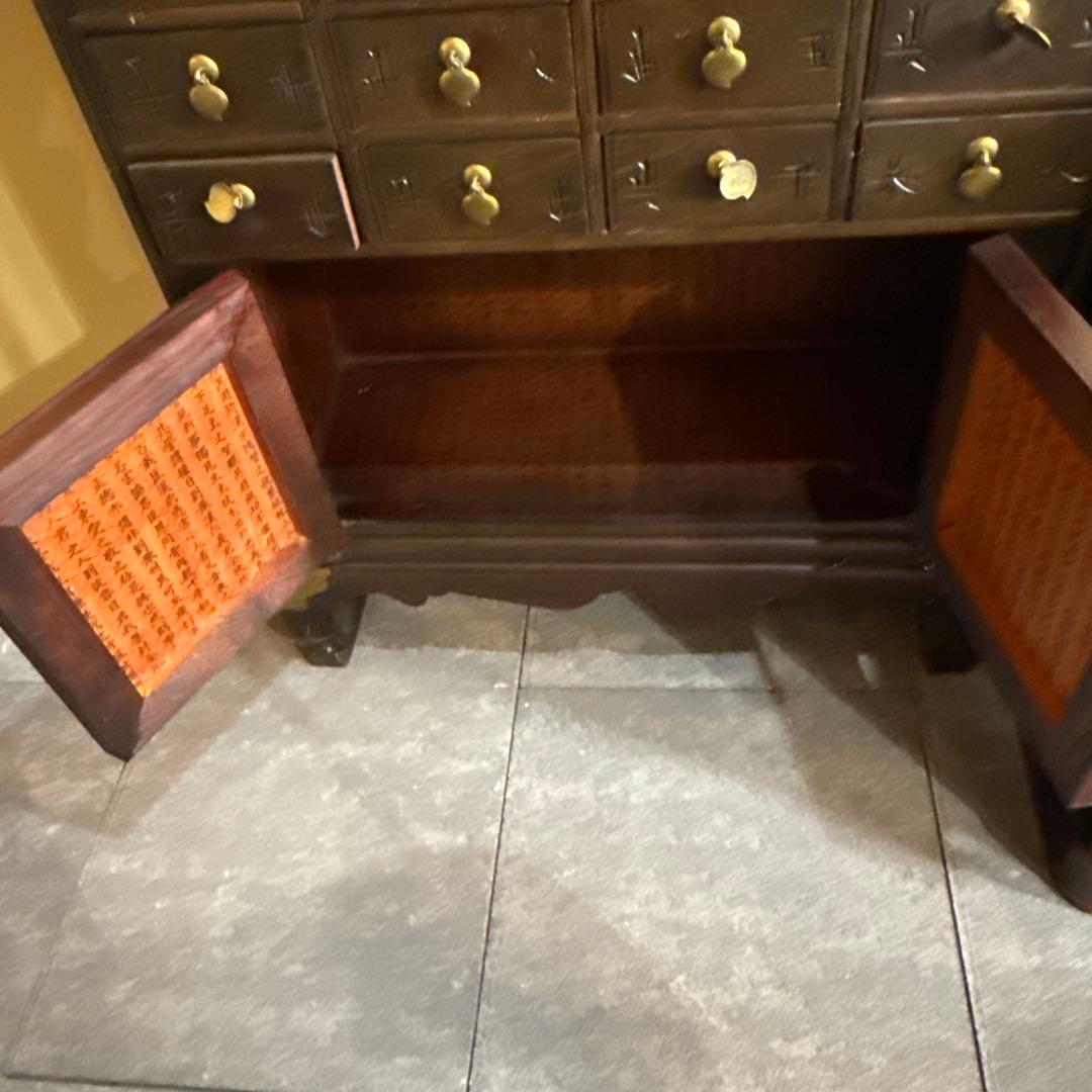 李朝家具の薬箪笥（やくじゃん、ヤクジャン）