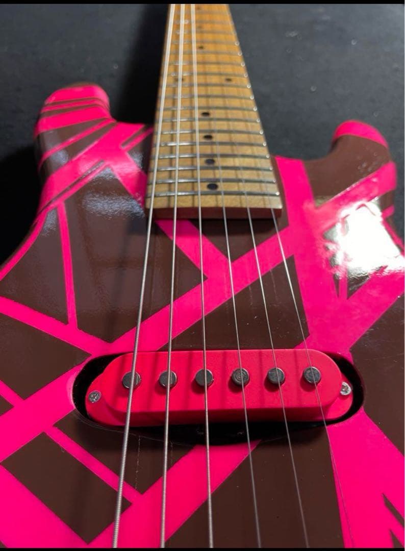 photogenicのミニギターをチョコレートバンブルビーver.リフィニッシュ