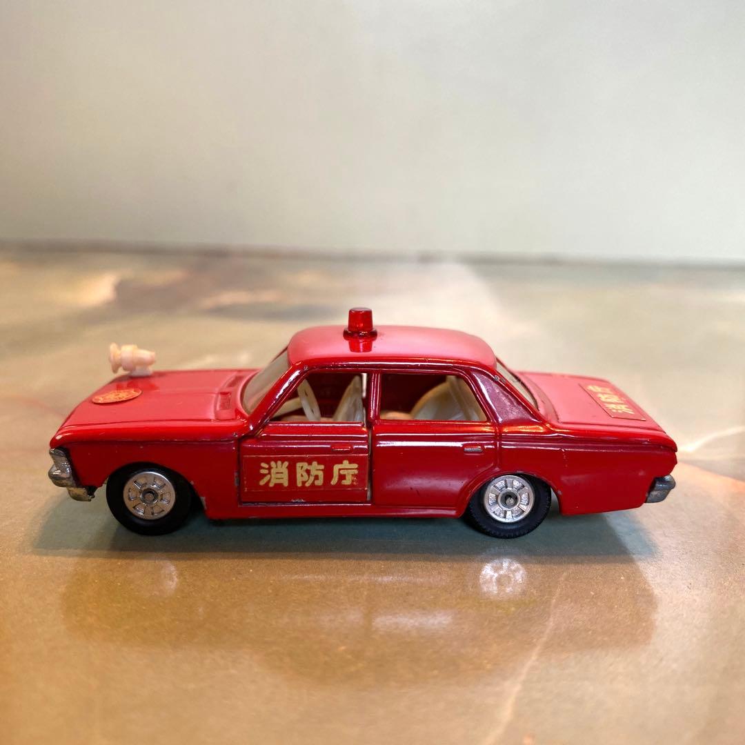 トミカNO.27 トヨタクラウンファイアチーフカー 裏板はめこみ式 日本製