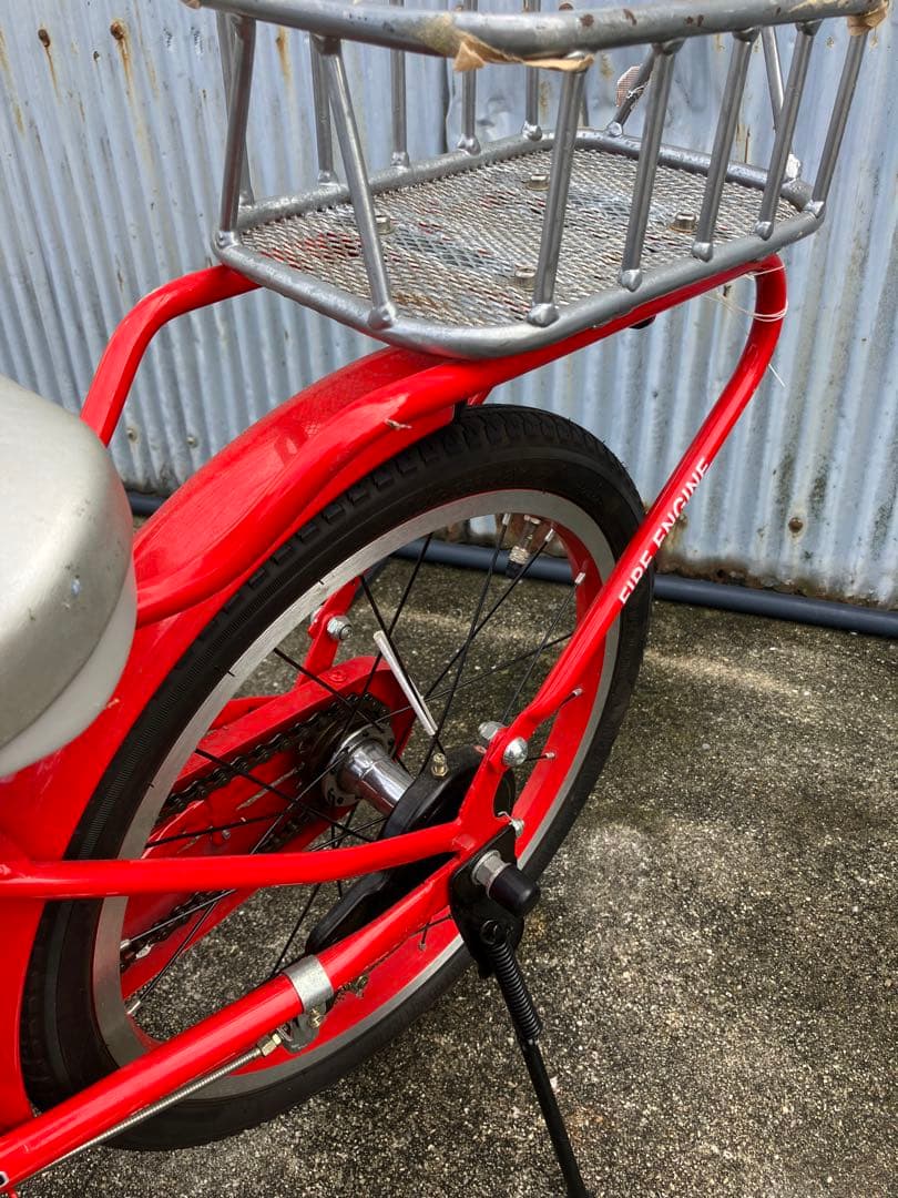 赤い子供用自転車 ジュニアシティバイク