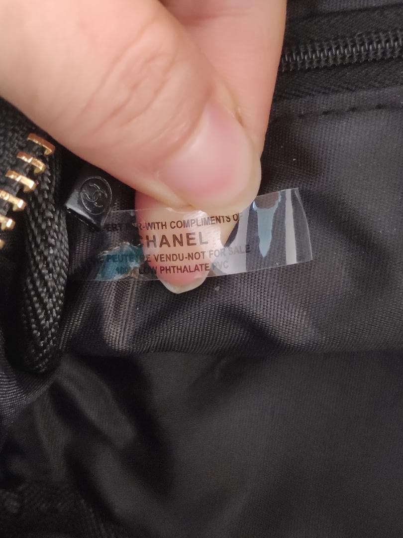 キルティング　ショルダーバッグ　チャーム付き