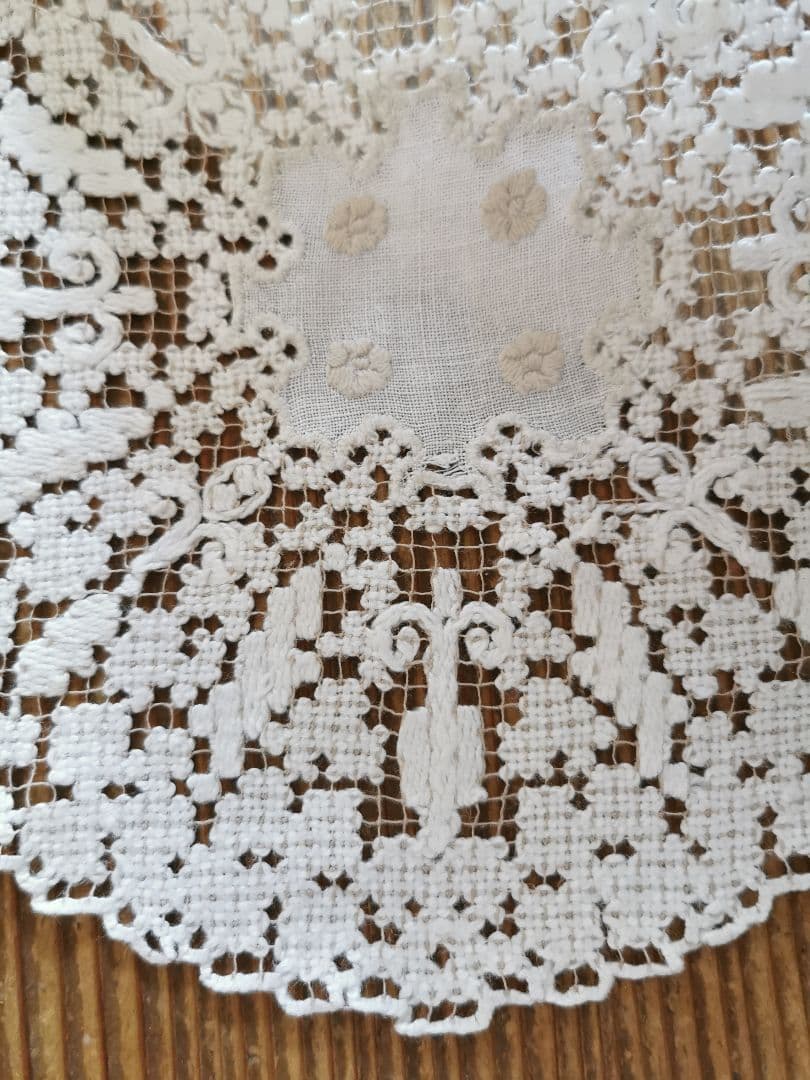 アンティークイタリア ノッテドメッシュ 男女の輪 ニードルワーク リネンドイリー