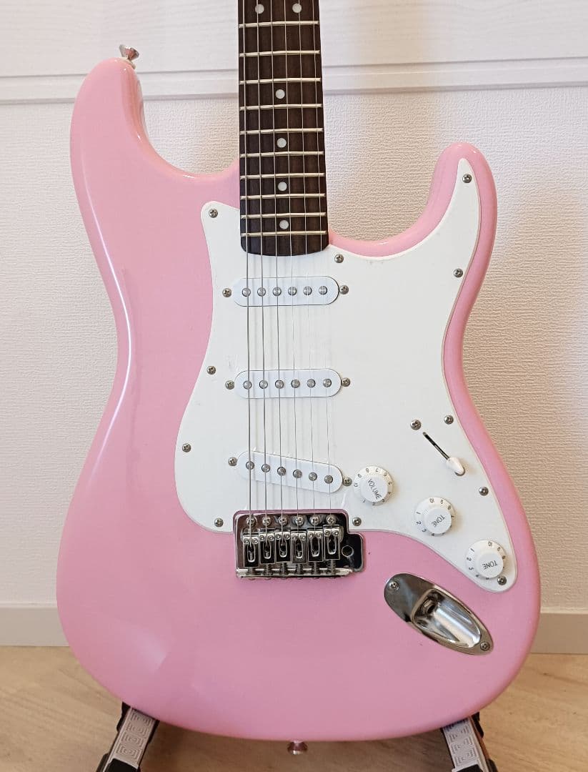 【メンテ済】Squier ストラトキャスター エレキギター 本体 ピンク
