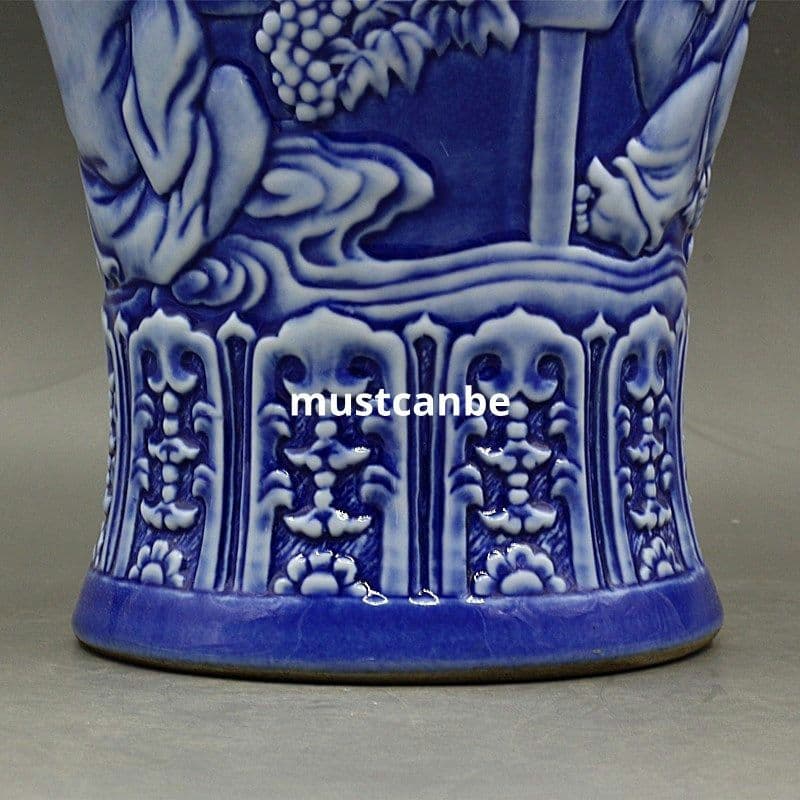 清乾隆藍地に彫られた十二支人物紋梅瓶 景徳鎮 装飾品 現代工芸品美術品 置物