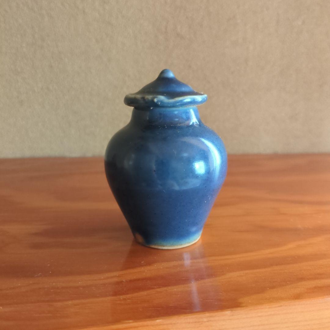 濃紺 陶器 壺 木箱付き　明代景徳鎮　瑠璃　蓋付壺　小壷　古美術品　約8cm