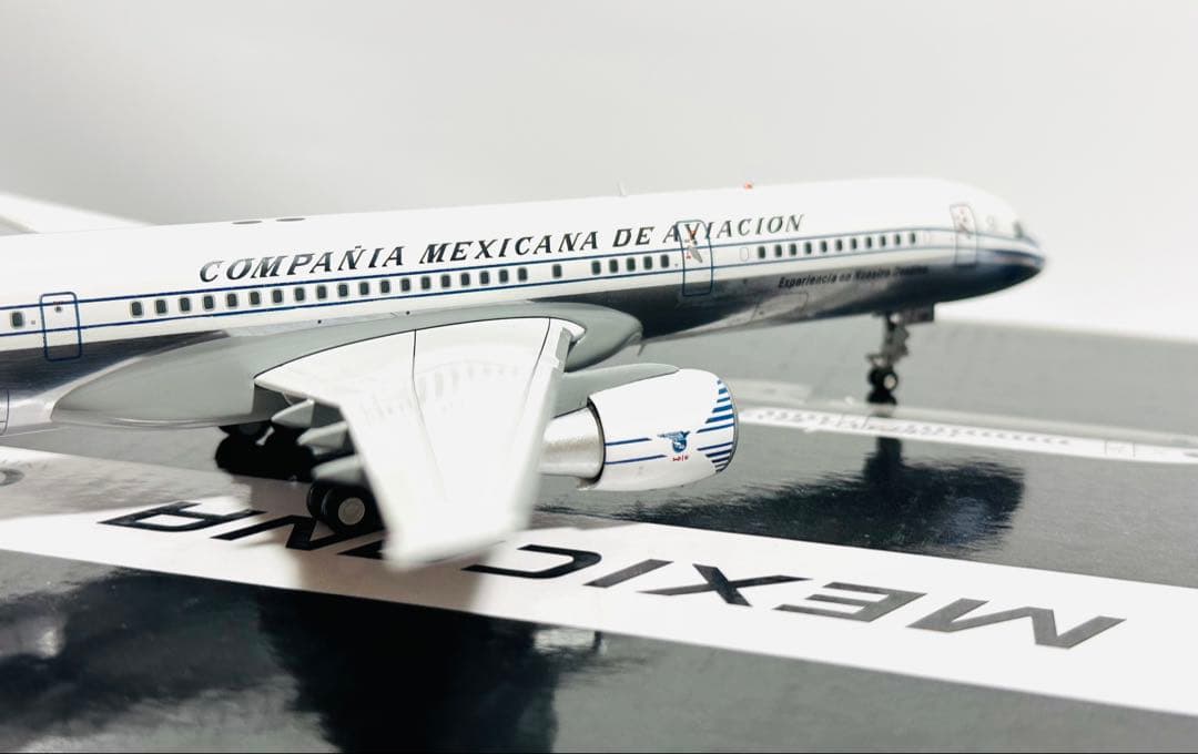 Gemini 1/200 B757-200 Mexicana 80周年記念