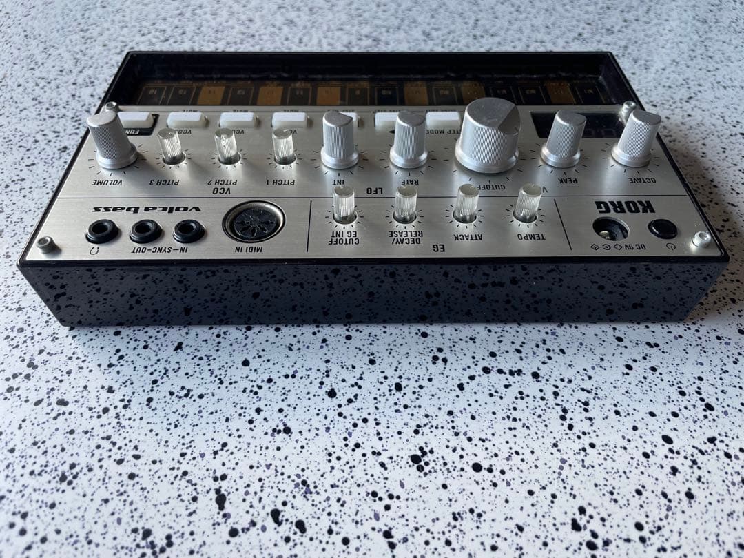 *値下げ* KORG / volca bass アナログシンセサイザー