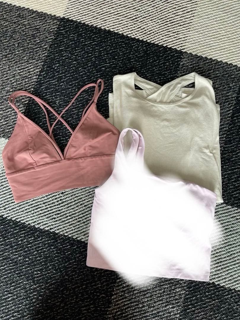 Lululemon ヨガ／ピラティス トップス 3点セット（Size 4）