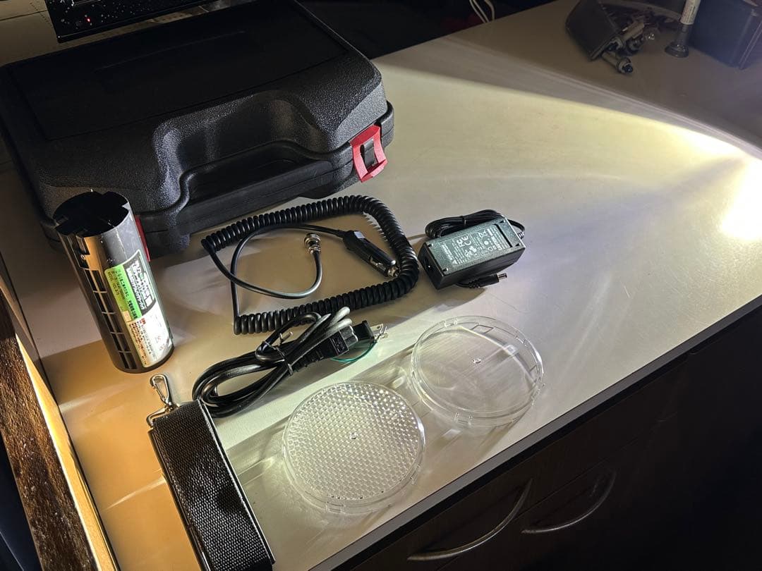 日動工業／キセノンHIDサーチライト／予備バッテリー付属　美品