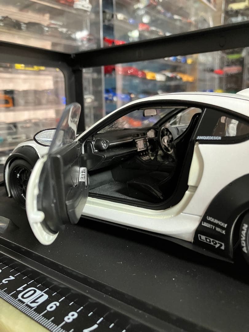 トヨタGR86 リバティウォーク　1/18 新品未使用