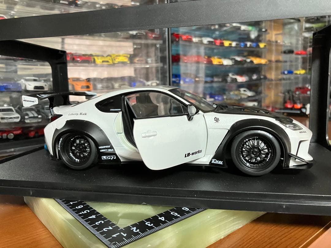 トヨタGR86 リバティウォーク　1/18 新品未使用