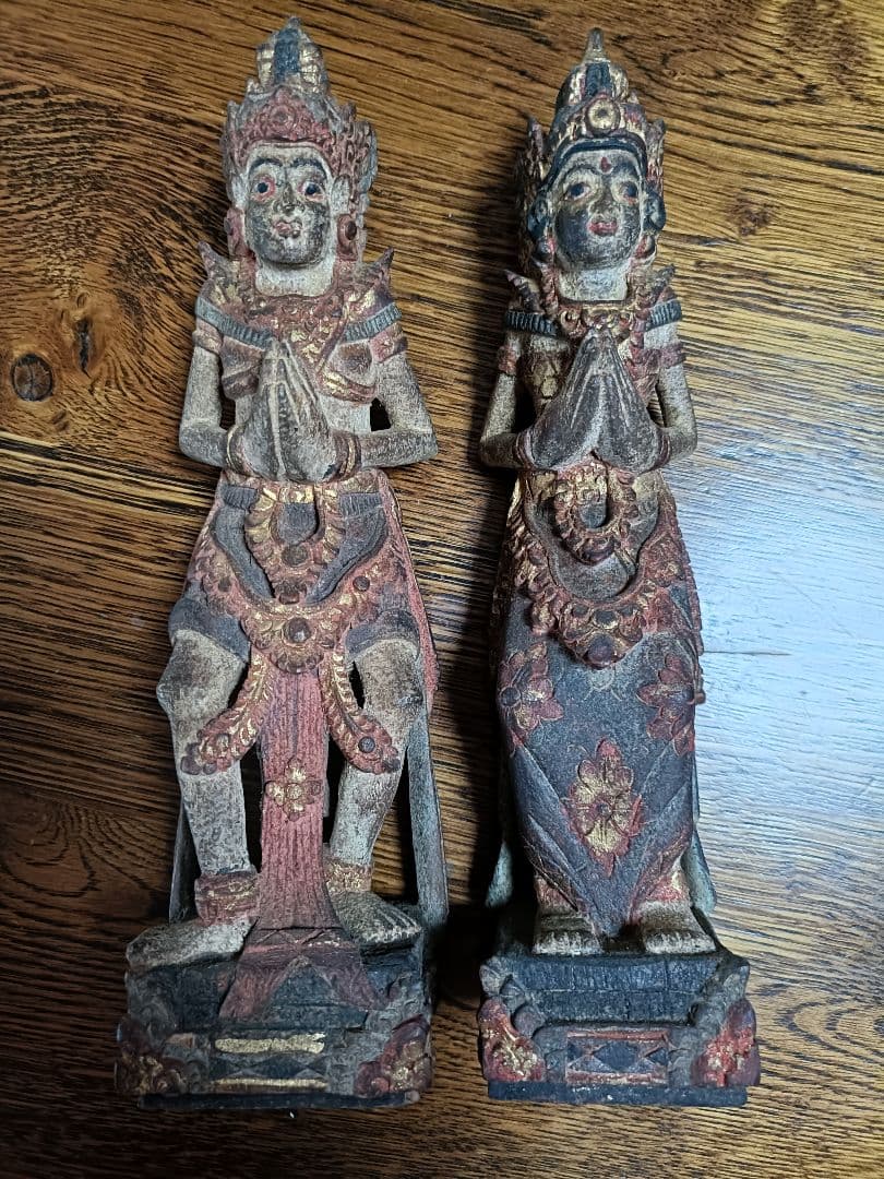 バリ島購入木製工芸品２体　２４センチ