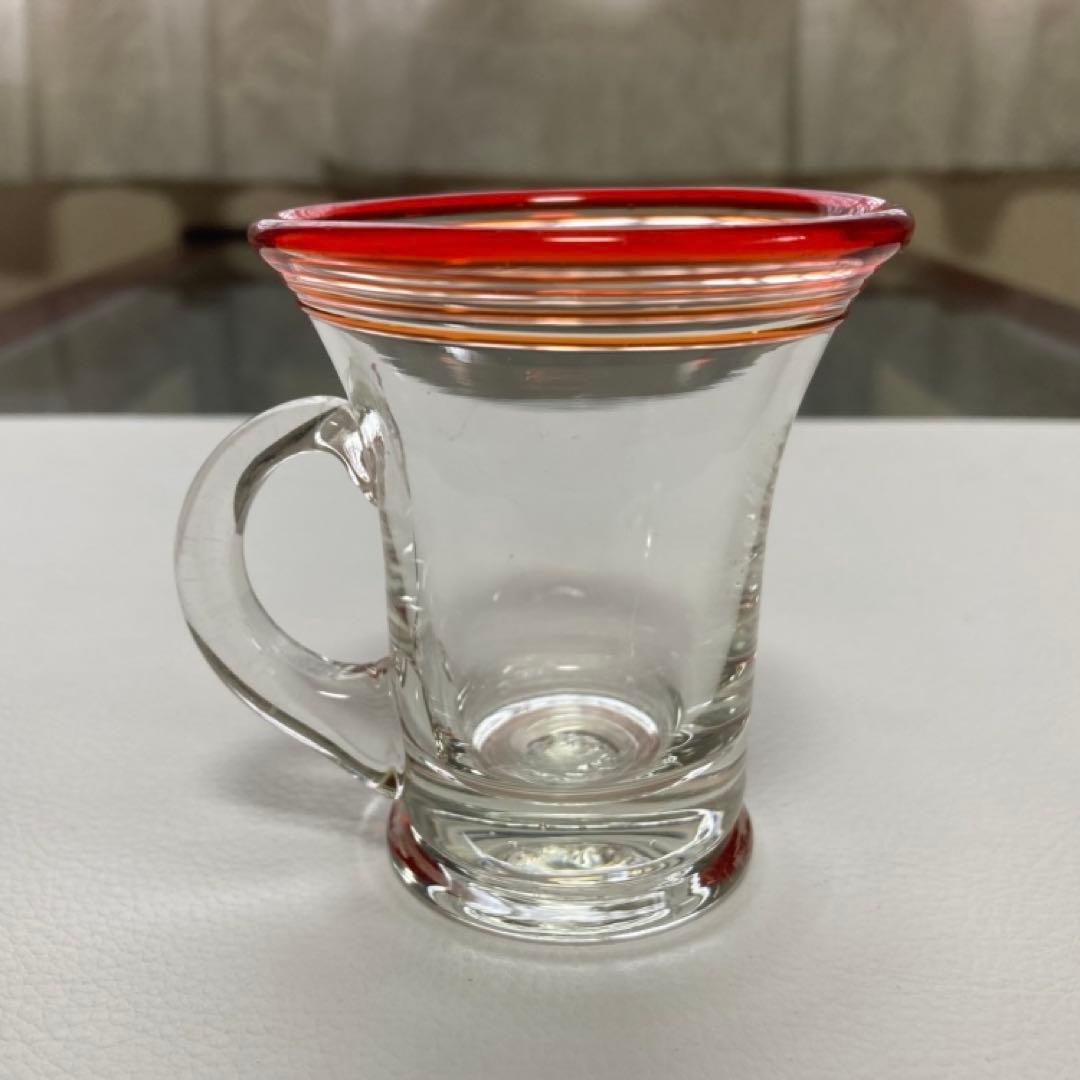 古いグラス カップ ウランガラス ⁇ 赤縁 持ち手付き 手作り 硝子 レトロ