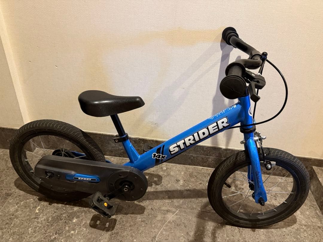か*の様 STRIDER ストライダー 14X キッズバイク　ブルー