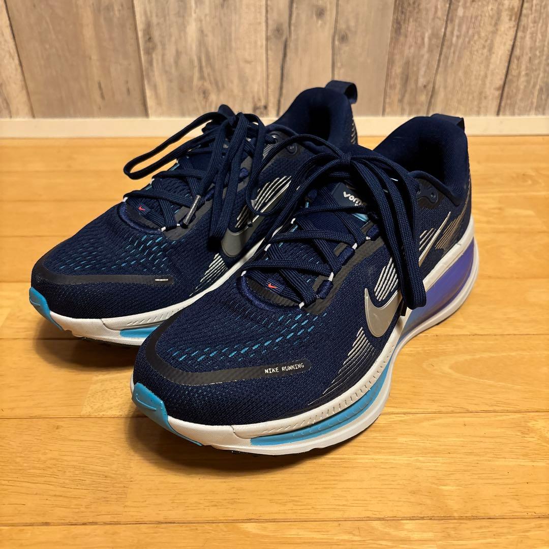 NIKE Vomero 18 ブルーボイド