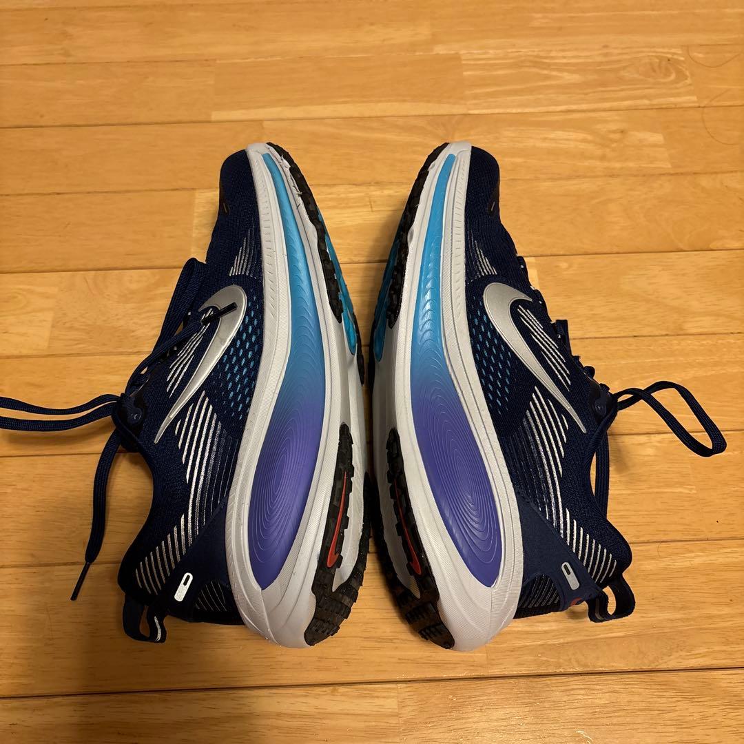 NIKE Vomero 18 ブルーボイド