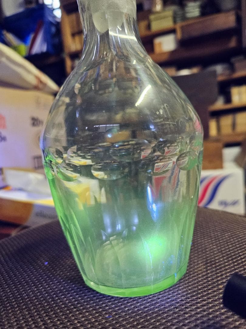 く*ん様 大正から戦前 ウランガラス デキャンタ カットガラス