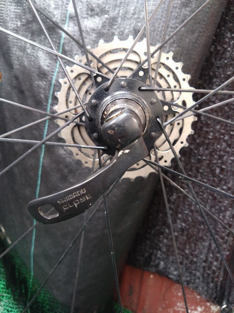 タイヤホイールスプロケ前後で2.3kg 超軽量FFWD F4R カーボンホイール