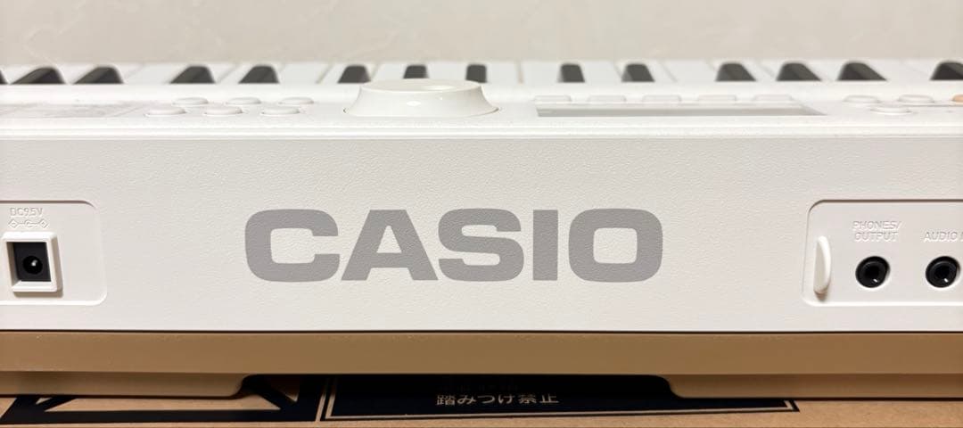 【極美品】CASIO カシオ　LK-526 光ナビゲーション　デジタルキーボード