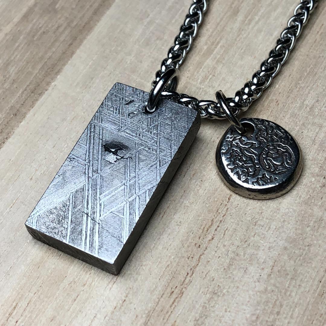 隕石　ムオニオナルスタ隕石　 ペンダントトップ　重さ約20ｇ